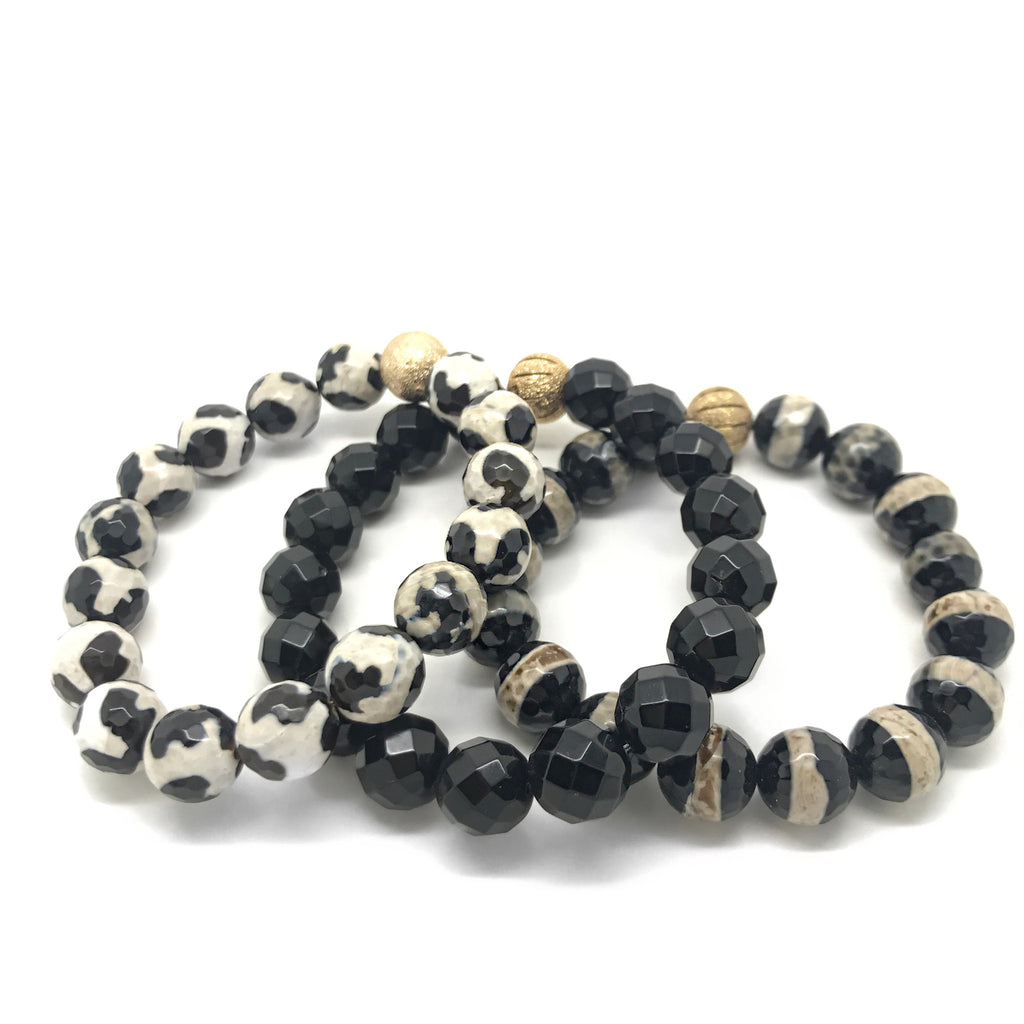 Black/White Single